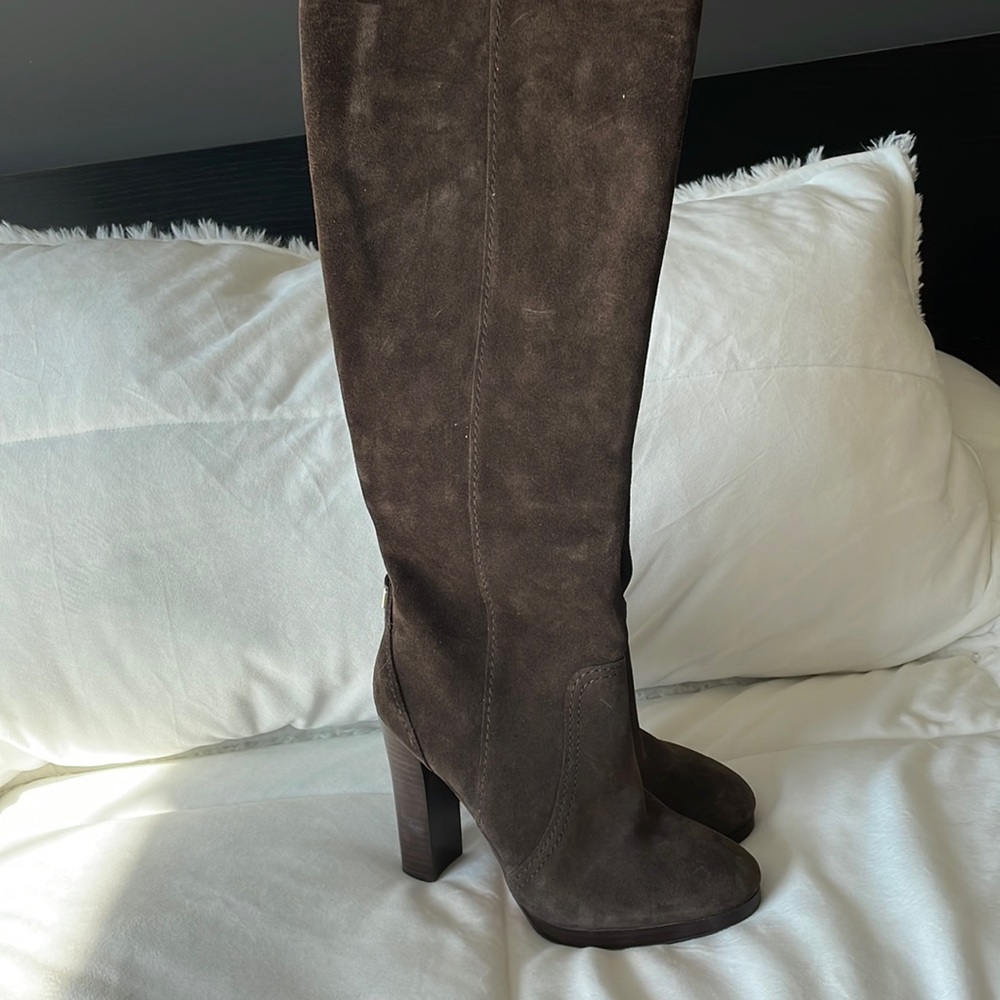 Couch Suede Leather Size 6 color Brown